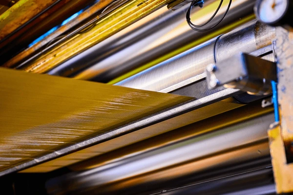 thin strained wires pulled through 600nw 2288877391